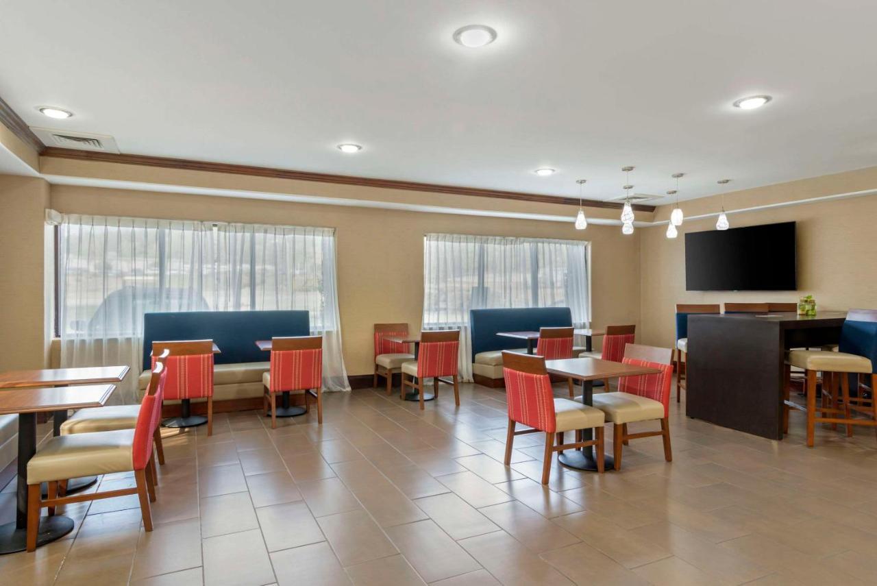 Comfort Suites At Kennesaw State University Экстерьер фото